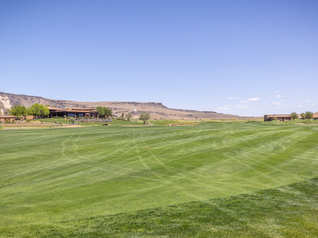 Desert Escape Vacation Rental in St. George - RedAwning