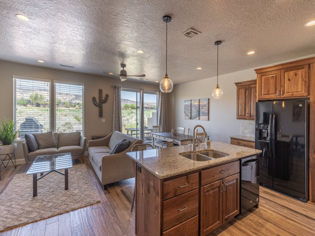 Desert Escape Vacation Rental in St. George - RedAwning