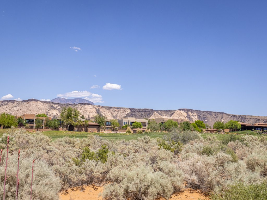 Desert Escape Vacation Rental in St. George - RedAwning