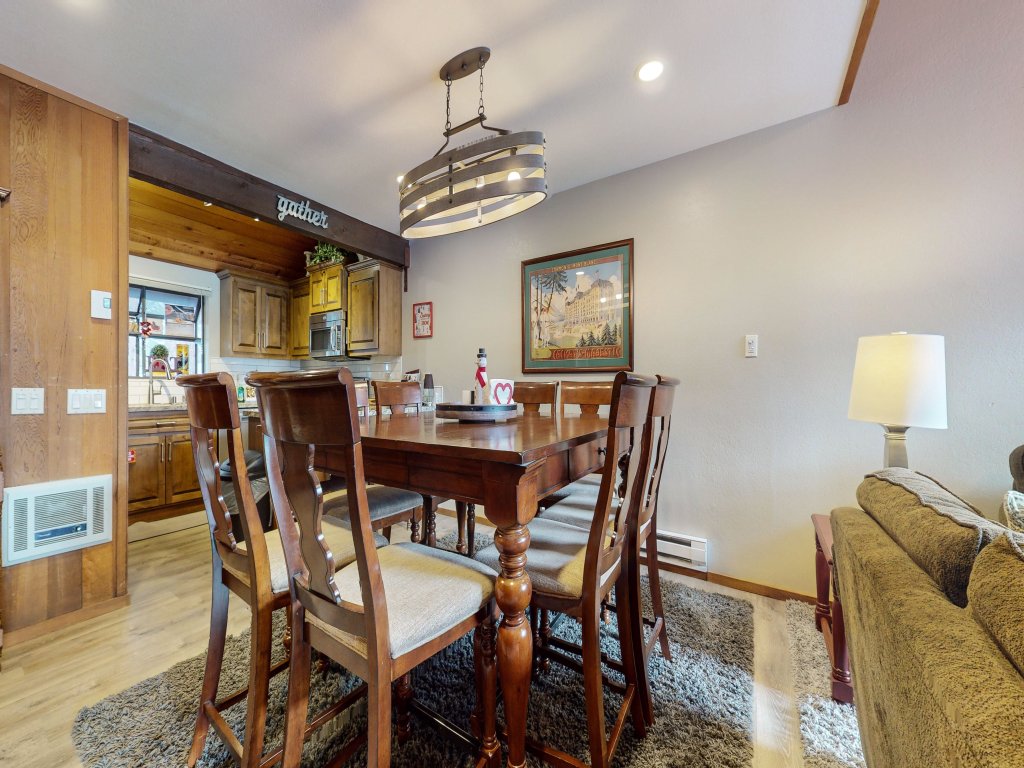 Woodlands 33 Remodeled, Quiet and Cozy, Patio with Private BBQ Vacation Rental in Mammoth Lakes - RedAwning