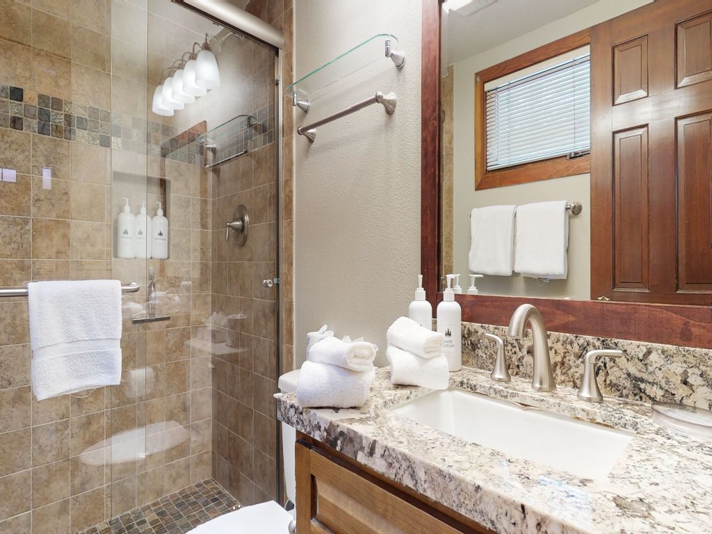 Woodlands 33 Remodeled, Quiet and Cozy, Patio with Private BBQ Vacation Rental in Mammoth Lakes - RedAwning