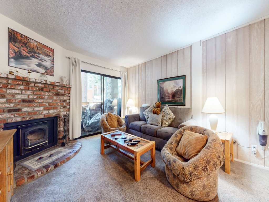 Summit 273 Great Complex Amenities, Walk to Eagle Lodge Vacation Rental in Mammoth Lakes - RedAwning