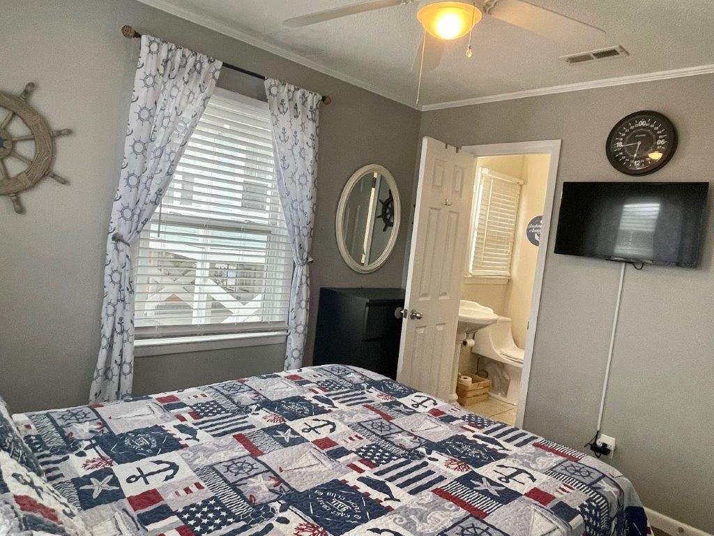 Sandy Bottoms / 330 Ocean Blvd West Vacation Rental in Holden Beach - RedAwning