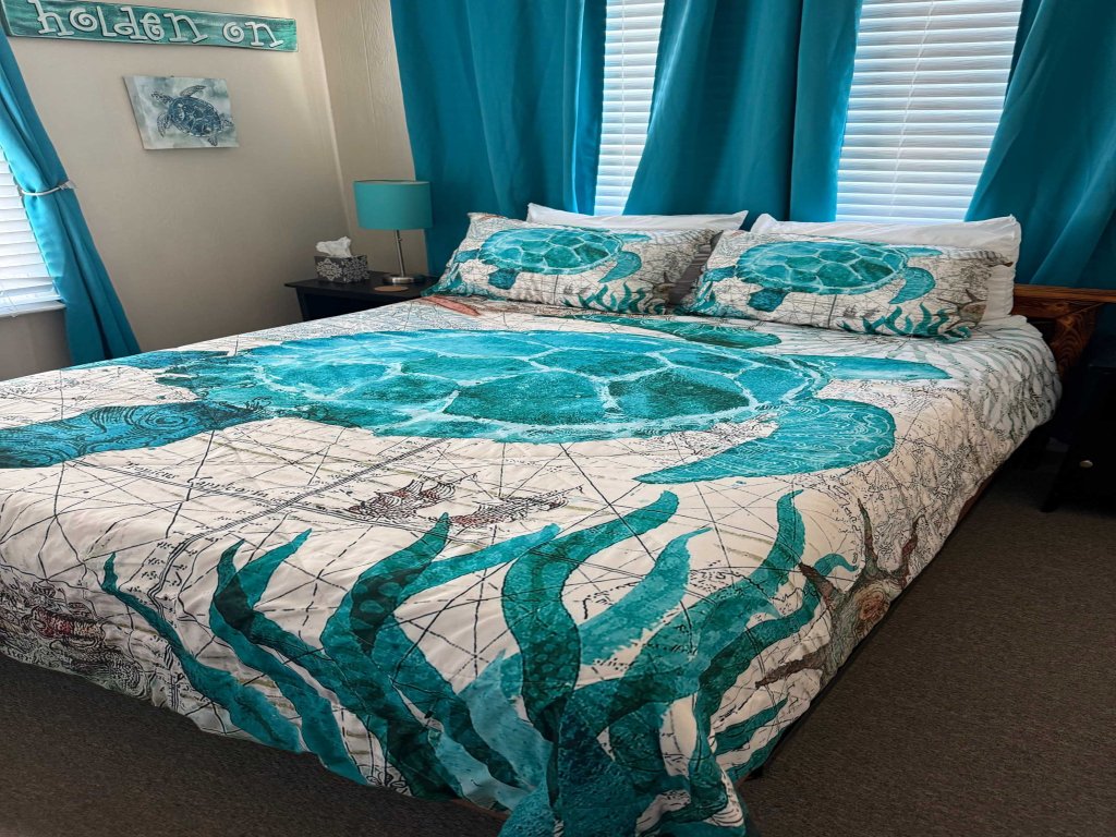 Sandy Bottoms / 330 Ocean Blvd West Vacation Rental in Holden Beach - RedAwning