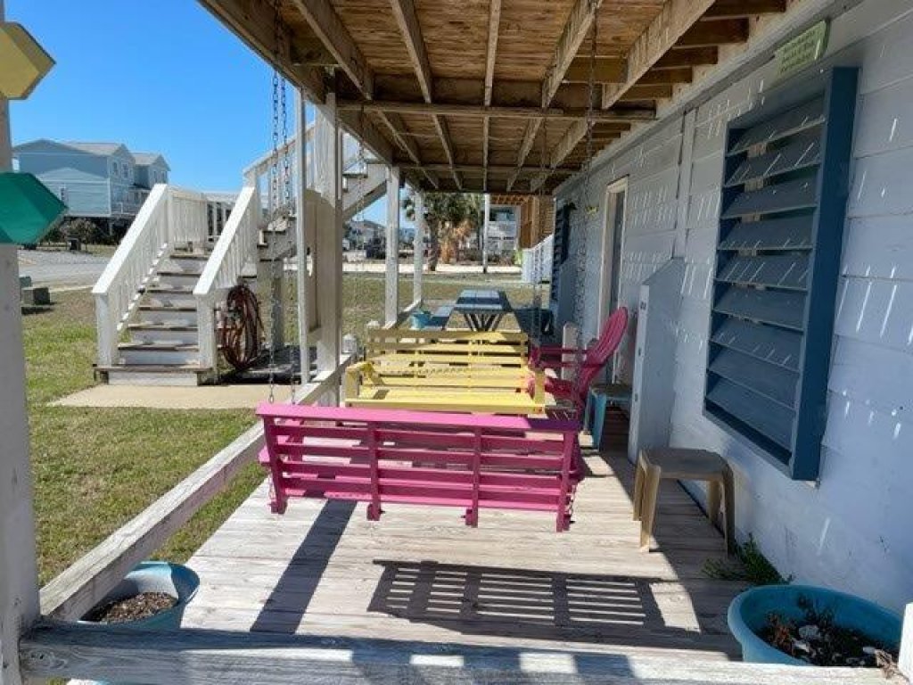 Sandy Bottoms / 330 Ocean Blvd West Vacation Rental in Holden Beach - RedAwning