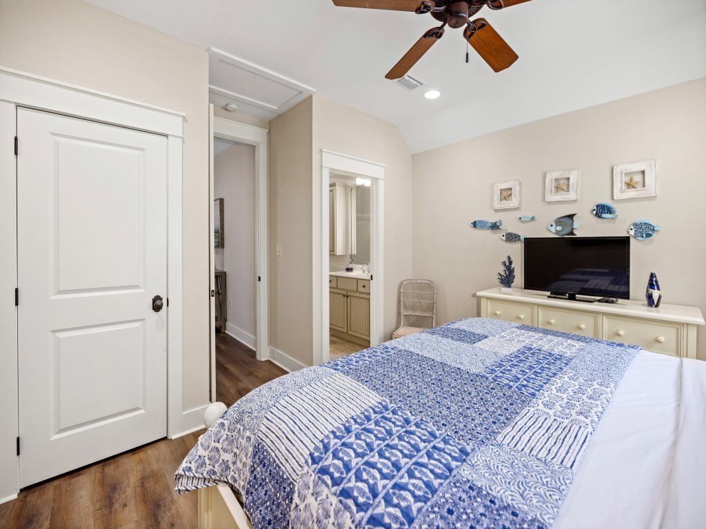 2465 Bungalo Vacation Rental in Miramar Beach - RedAwning