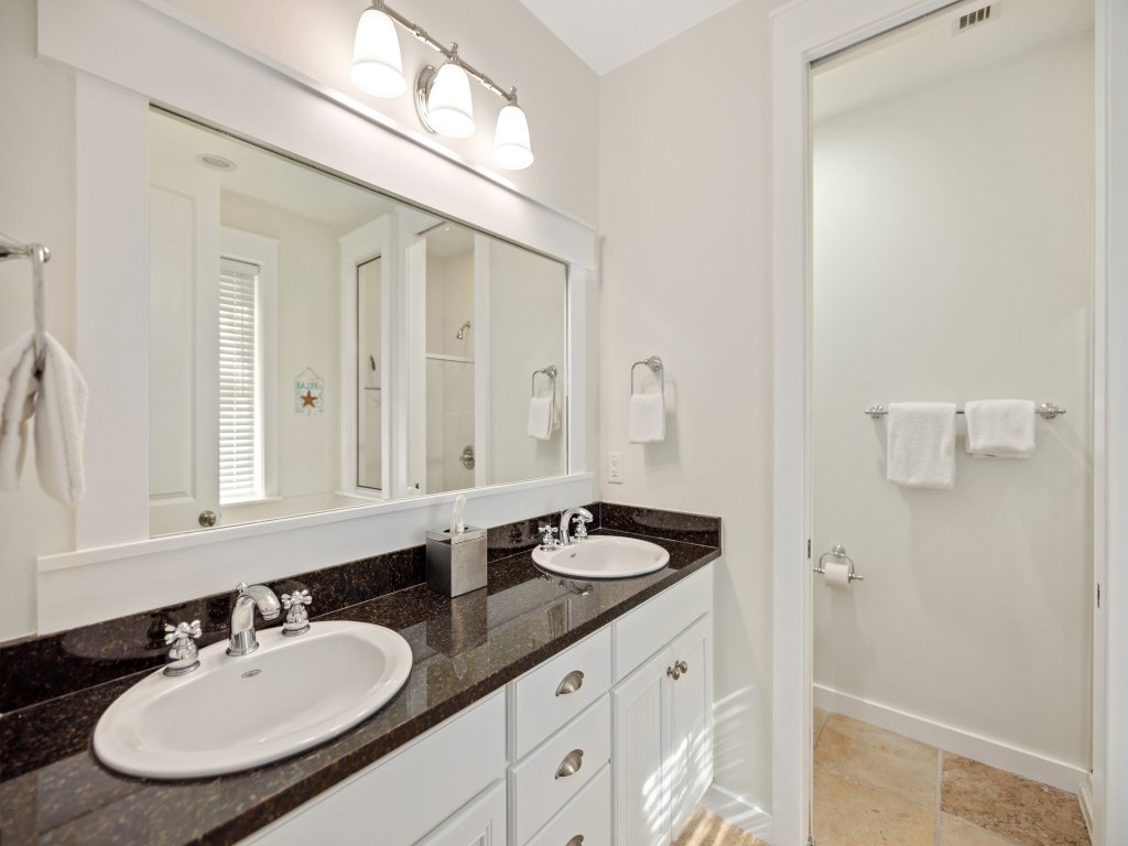 1381 Laurel Grove Vacation Rental in Miramar Beach - RedAwning
