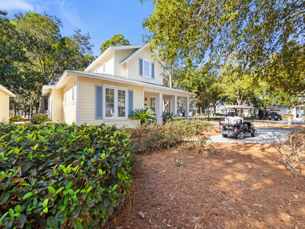 1381 Laurel Grove Vacation Rental in Miramar Beach - RedAwning