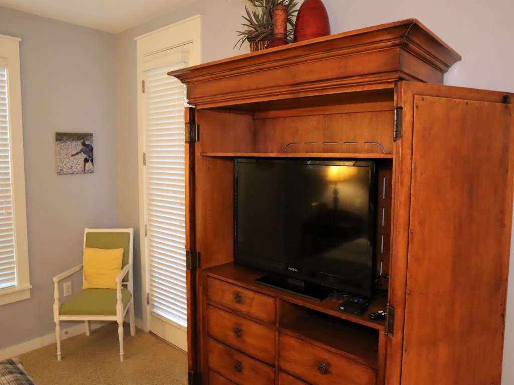 1380 Laurel Grove Vacation Rental in Miramar Beach - RedAwning
