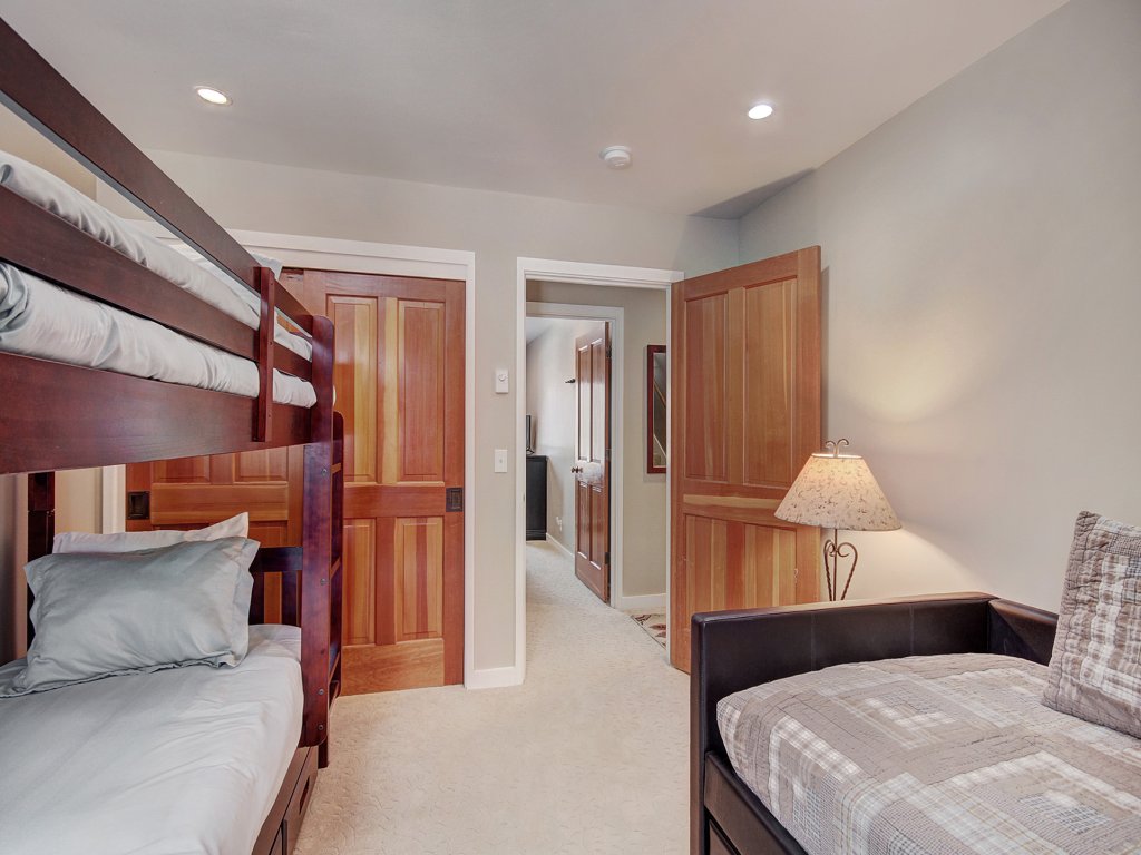 1904 Soda Springs Vacation Rental in Keystone - RedAwning