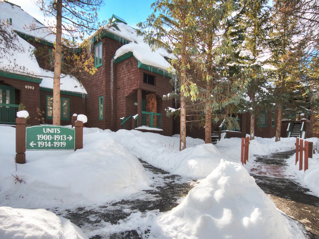 1904 Soda Springs Vacation Rental in Keystone - RedAwning