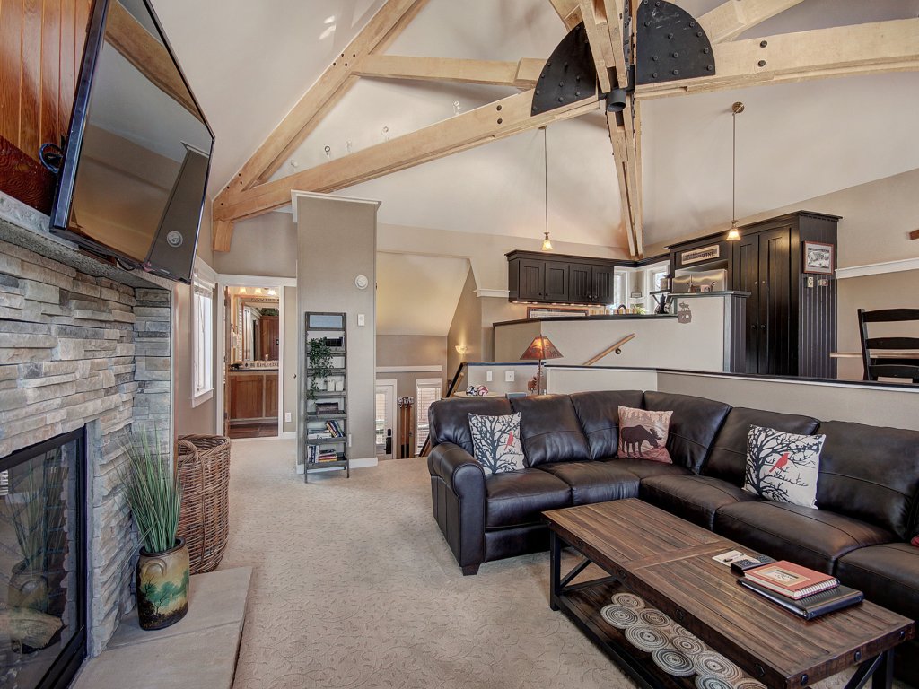 1904 Soda Springs Vacation Rental in Keystone - RedAwning