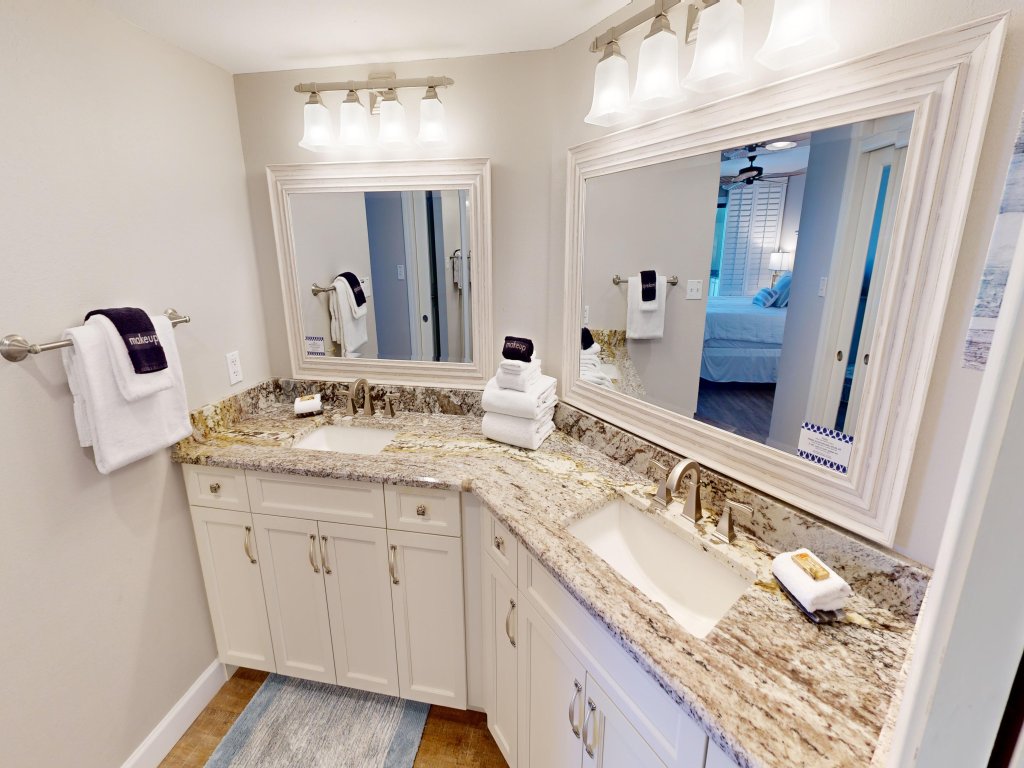 IR 605 Completely Renovated Gulf front 2 BR with washer/dryer and amazing views Vacation Rental in Destin - RedAwning