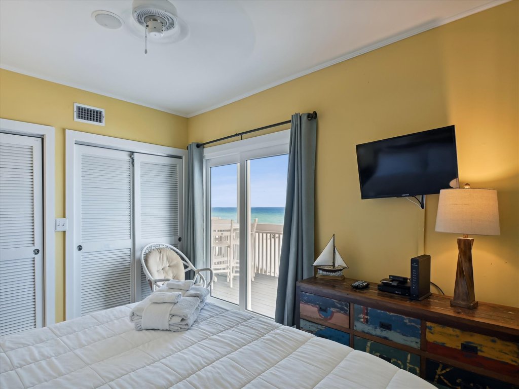 SPC 1157 - Gulf front 2 BR - sleeps 6 Vacation Rental in Destin - RedAwning
