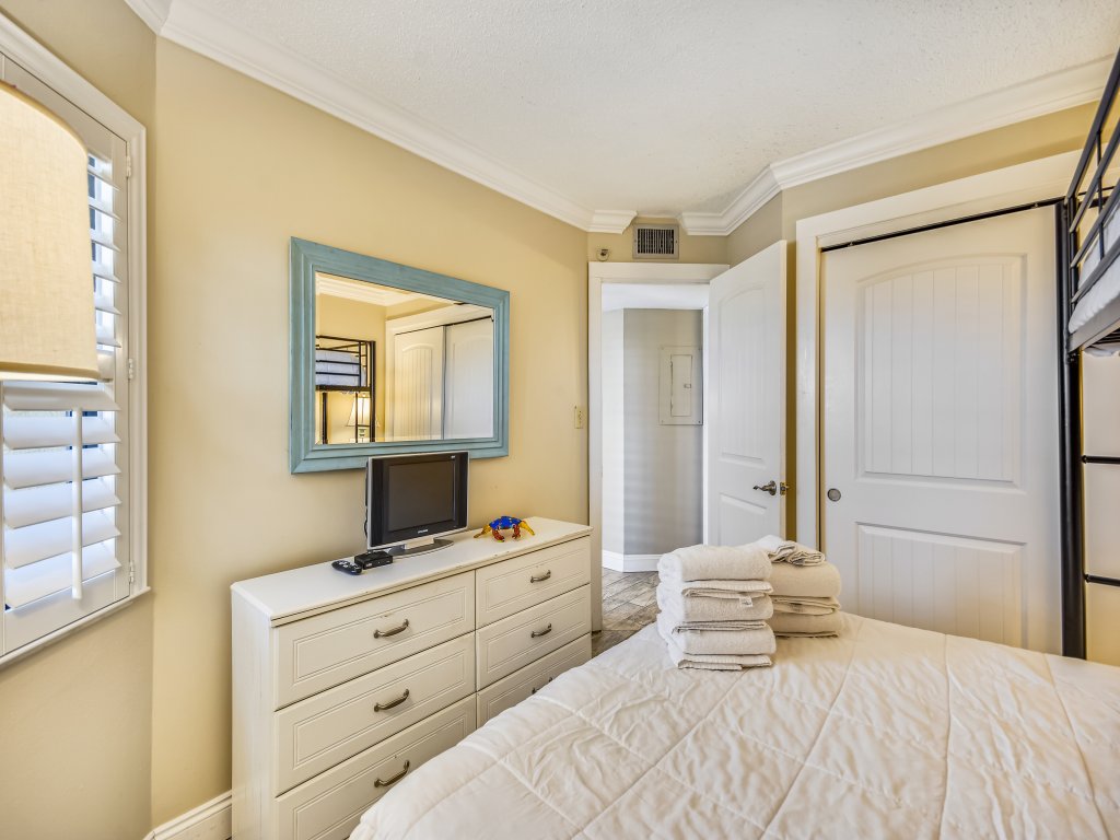 IR 408 is a 3 BR with an extra bunk room and is not only gulf front Vacation Rental in Destin - RedAwning