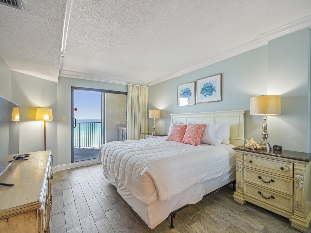 IR 408 is a 3 BR with an extra bunk room and is not only gulf front Vacation Rental in Destin - RedAwning