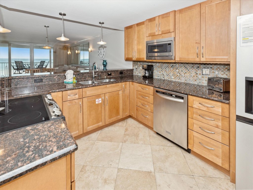 Shoreline Towers 1052 - Beautiful 2 BR with Gulf views Vacation Rental in Destin - RedAwning