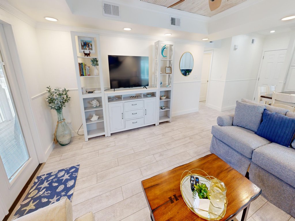 SPC 1152 - Beautifully renovated Beachside 2 BR - sleeps 7 Vacation Rental in Destin - RedAwning