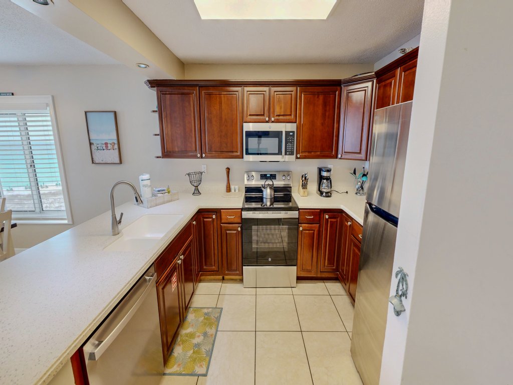 Destin on the Gulf 407 Sleeps 8. Fantastic Gulf View Vacation Rental in Destin - RedAwning