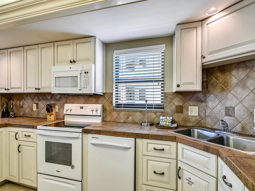 Inlet Reef 109 is a gulf front 3 BR sleeps 8 Vacation Rental in Destin - RedAwning