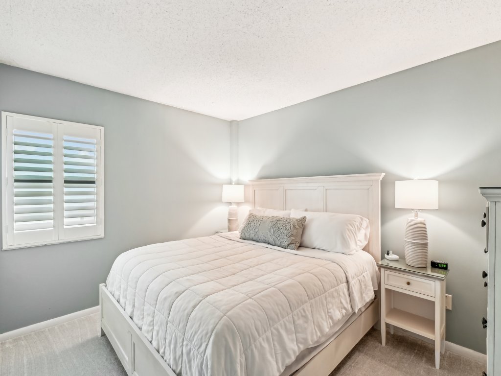 IR 502 is a gulf front 2 BR with washer dryer Sleeps 6 Vacation Rental in Destin - RedAwning