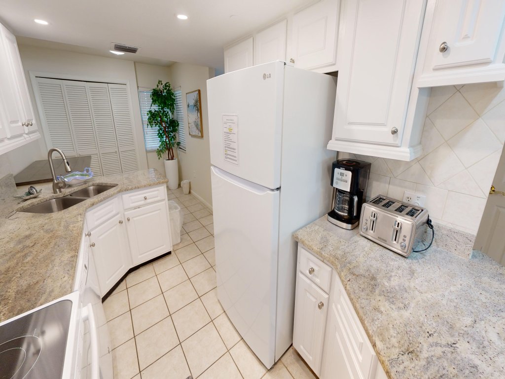 IR 316 Coastal Beauty in this 2 BR Sunset view condo with washer/dryer Vacation Rental in Destin - RedAwning