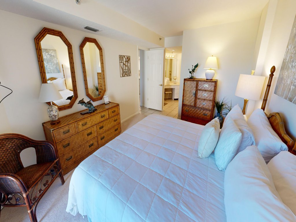 IR 316 Coastal Beauty in this 2 BR Sunset view condo with washer/dryer Vacation Rental in Destin - RedAwning