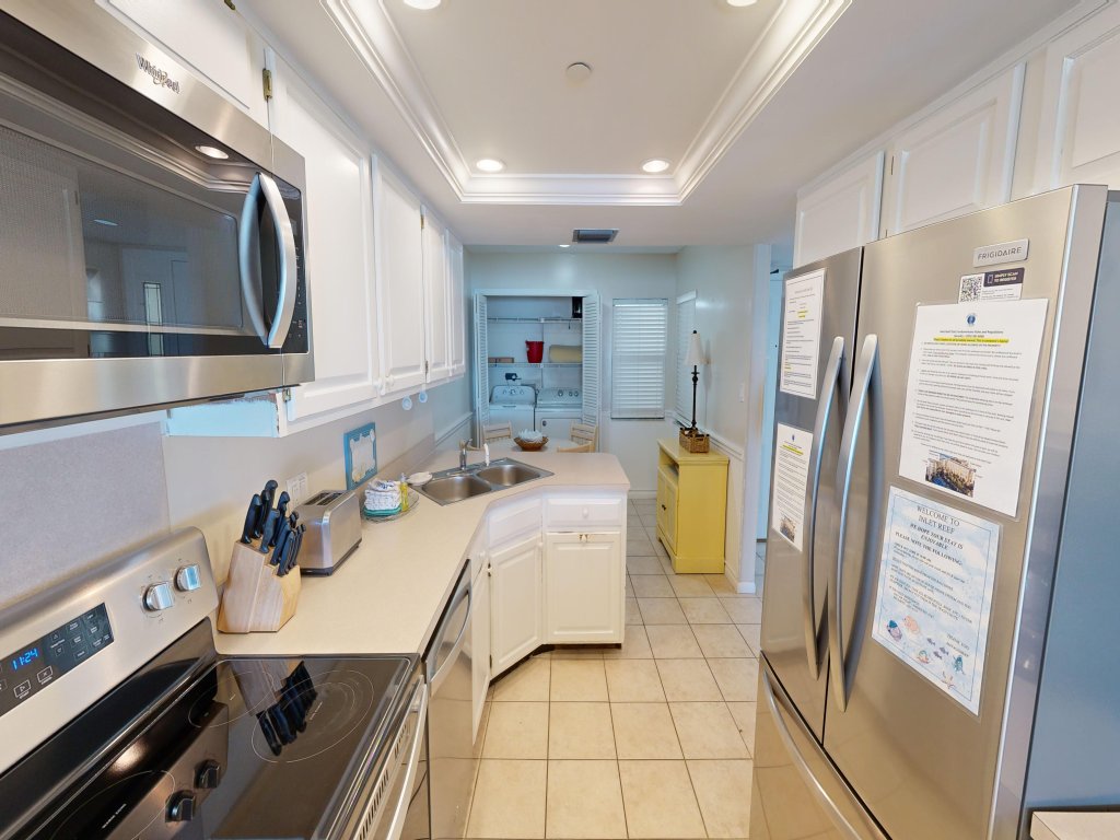 IR 603 is a 2 BR with recent updates - check out the views! Vacation Rental in Destin - RedAwning