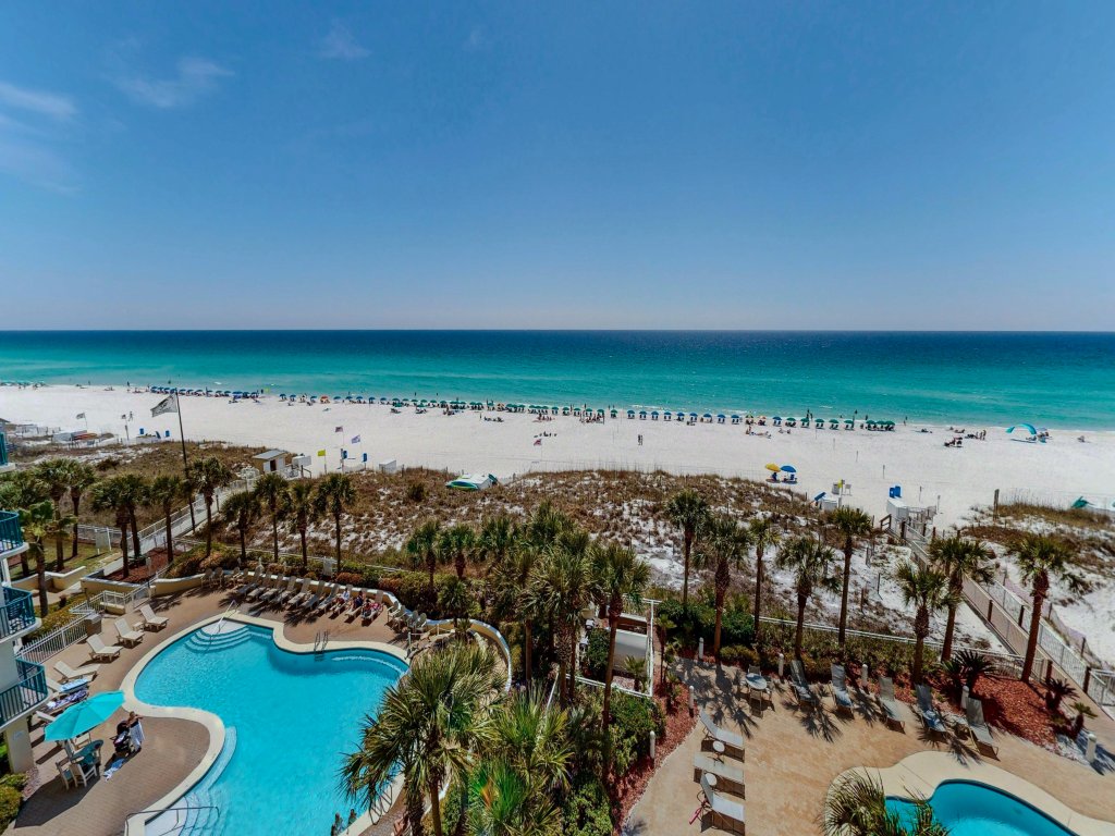 Destin Towers 61 is a Gorgeous Gulf front 2 BR Corner Unit Vacation Rental in Destin - RedAwning