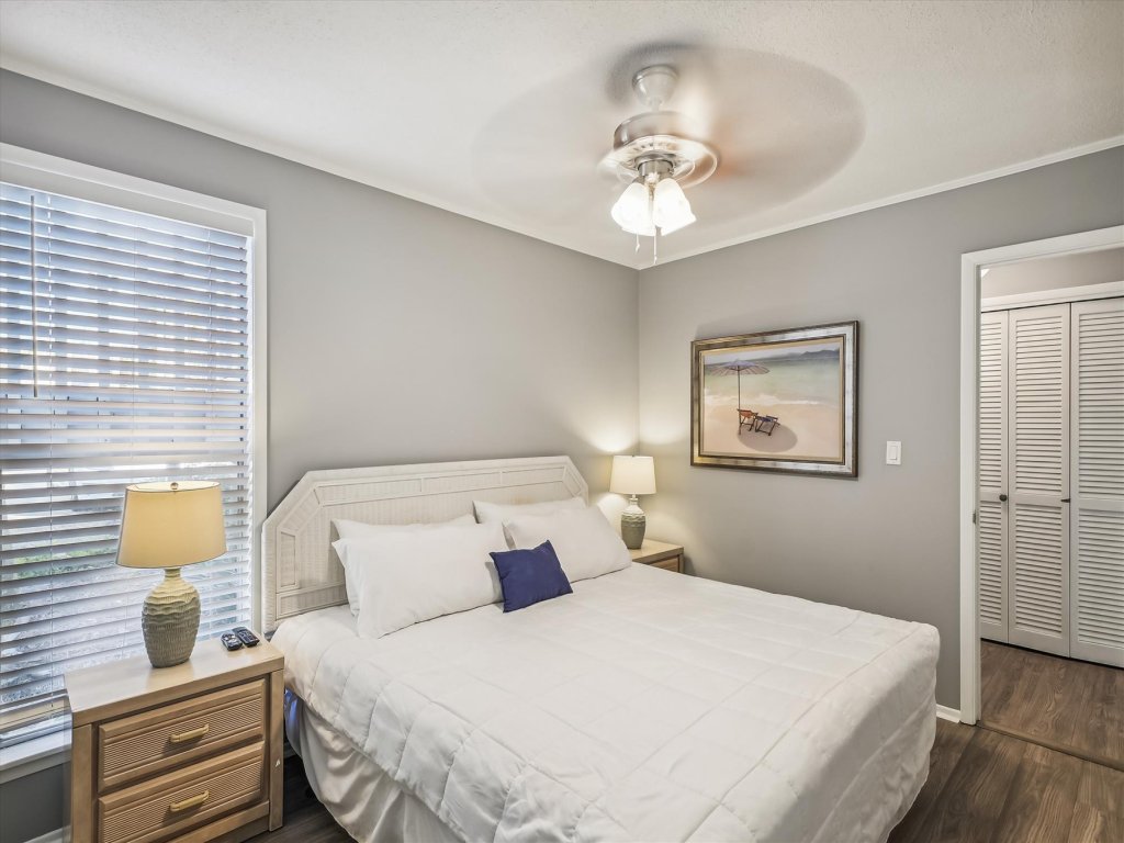 SPC 1030 is a 1 BR that sleeps 4 with beach access Vacation Rental in Destin - RedAwning