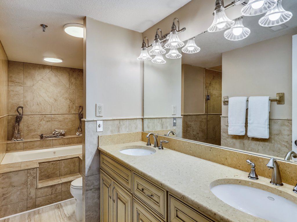 Gorgeous 2 BR with Amazing sunset views and completely updated - Free bch svc 2 Vacation Rental in Destin - RedAwning
