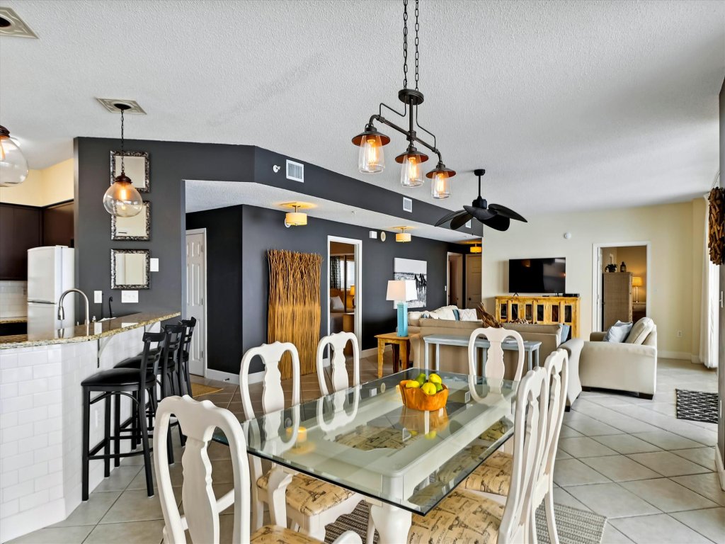 Oceania 705 - Beautiful 3 BR facing the gulf with spacious 40ft balcony Vacation Rental in Destin - RedAwning