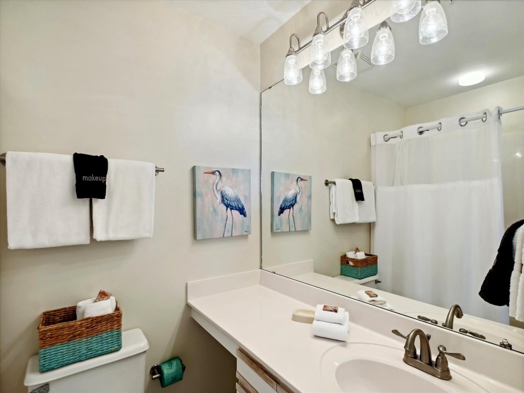 Oceania 705 - Beautiful 3 BR facing the gulf with spacious 40ft balcony Vacation Rental in Destin - RedAwning