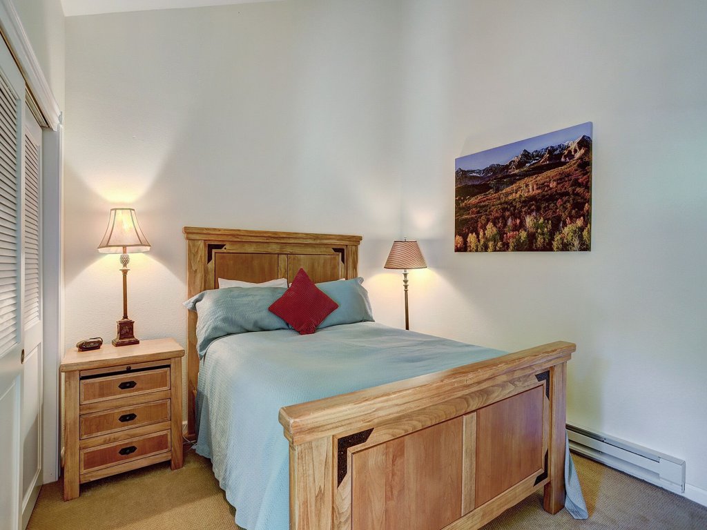 1182 Flying Dutchman Vacation Rental in Dillon - RedAwning