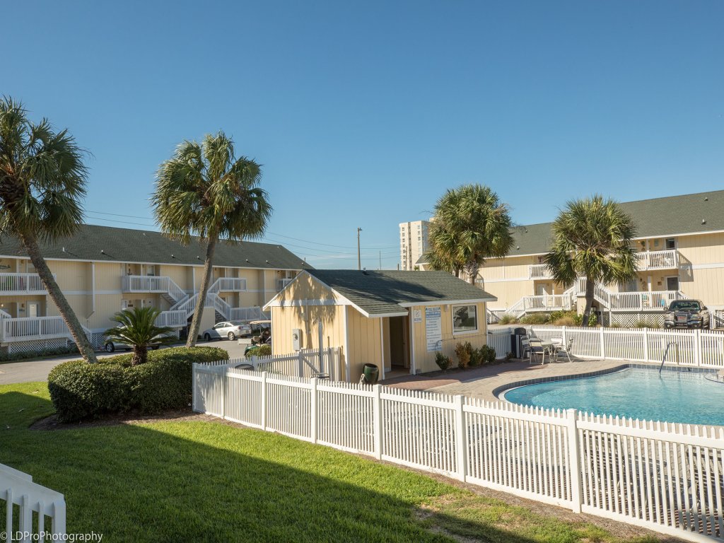 SPC 8113 - Pet friendly studio - Sleeps 4 Vacation Rental in Destin - RedAwning