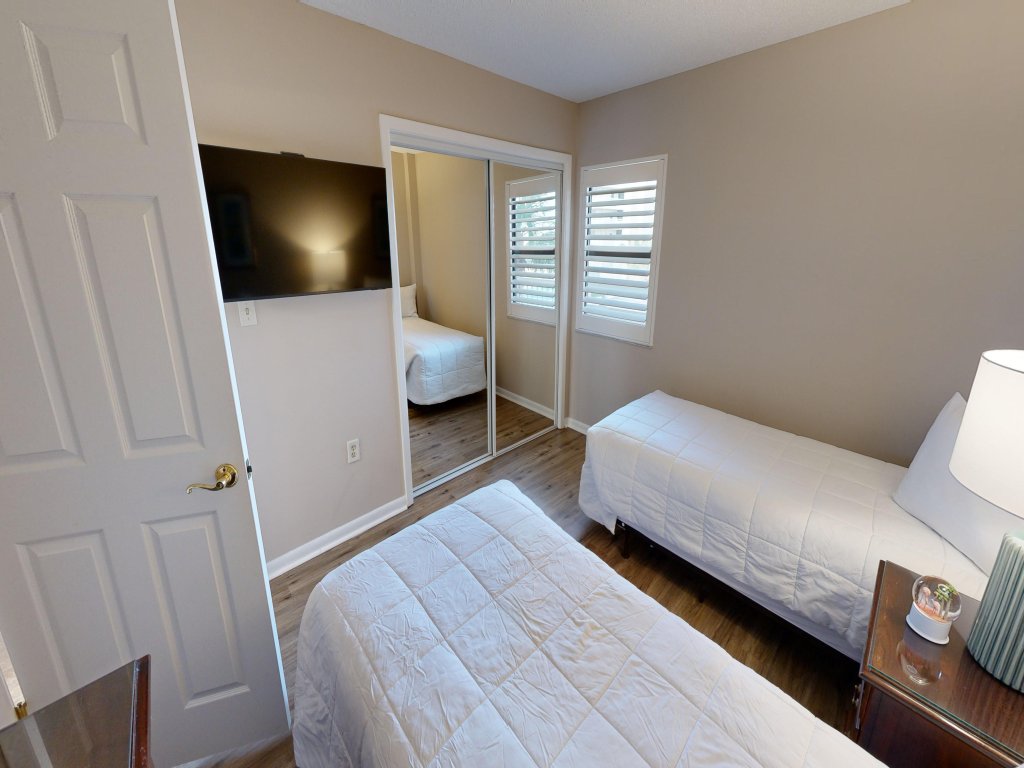 IR 206 is a very Nice Gulf Front 2 BR with free beach set up for 2 Vacation Rental in Destin - RedAwning
