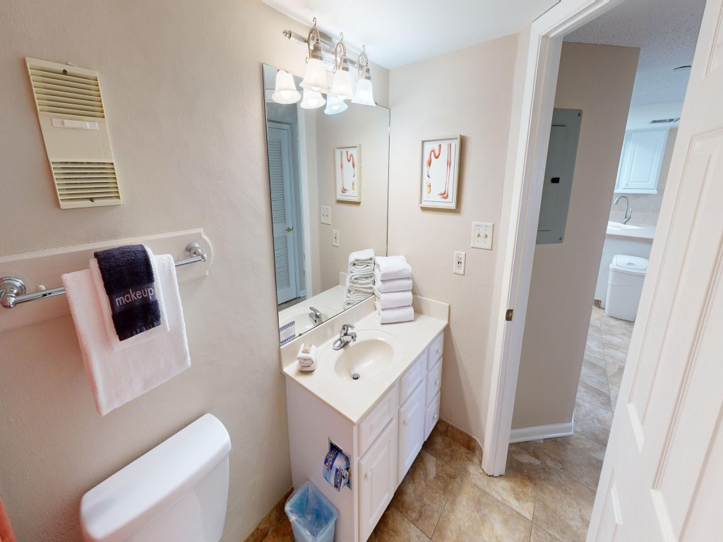 IR 206 is a very Nice Gulf Front 2 BR with free beach set up for 2 Vacation Rental in Destin - RedAwning
