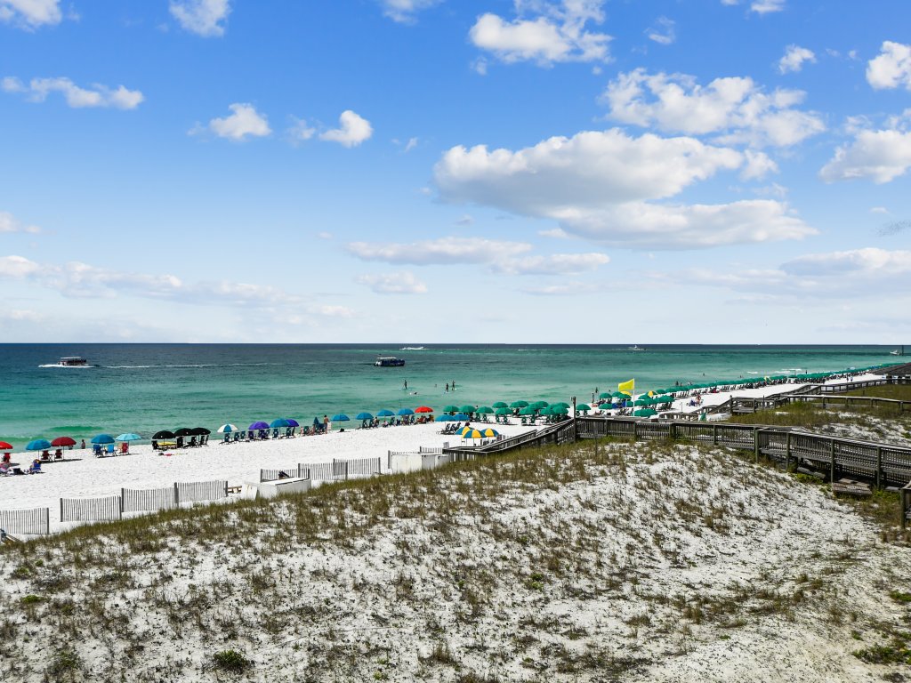 IR 206 is a very Nice Gulf Front 2 BR with free beach set up for 2 Vacation Rental in Destin - RedAwning