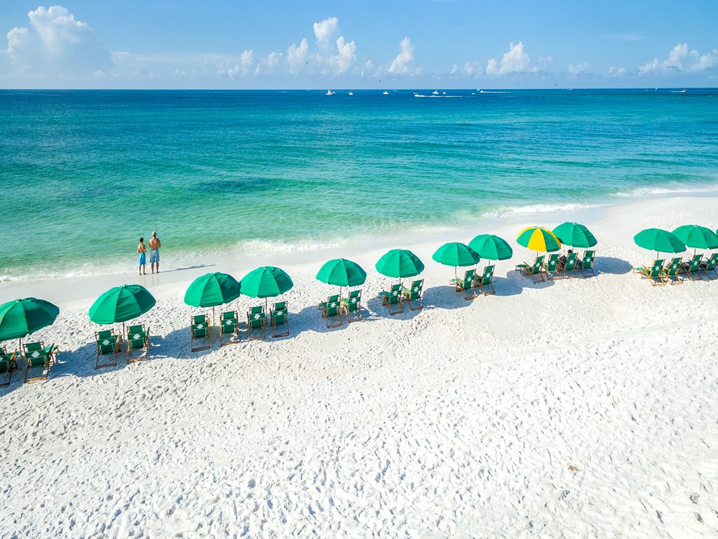 Sugar Shack - Beautiful 4 BR Home in Destin Pointe that sleeps 8 Vacation Rental in Destin - RedAwning