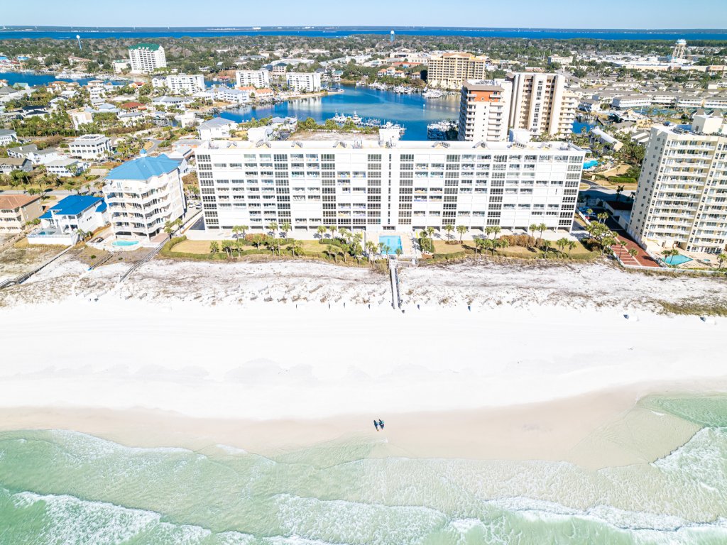 Stunning Luxury in this Gulf front 3 BR 3 Ba and amazing views Vacation Rental in Destin - RedAwning
