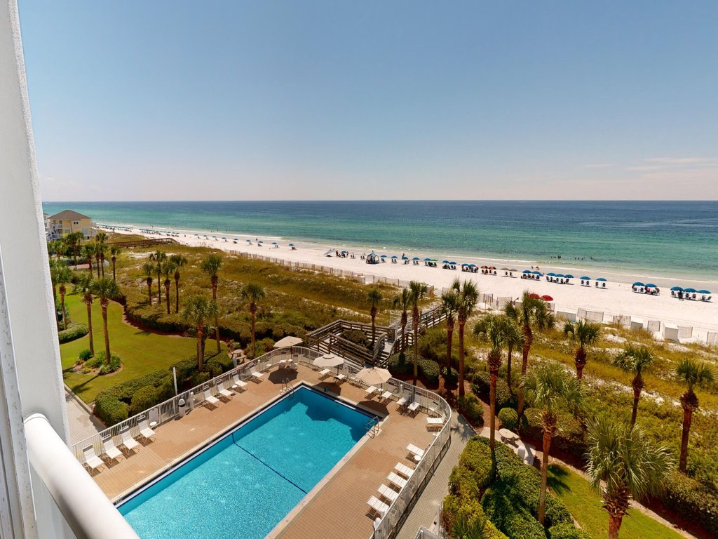 Stunning Luxury in this Gulf front 3 BR 3 Ba and amazing views Vacation Rental in Destin - RedAwning