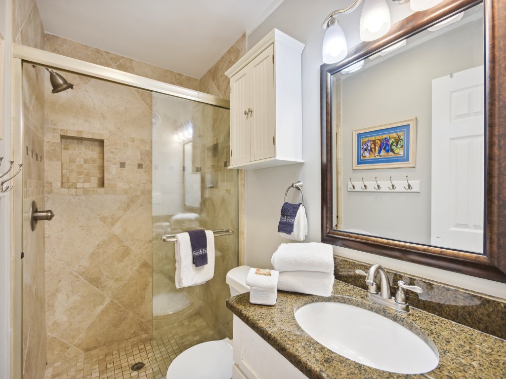 SPC 1125 - Beachside 1 Br sleeps 6 Vacation Rental in Destin - RedAwning