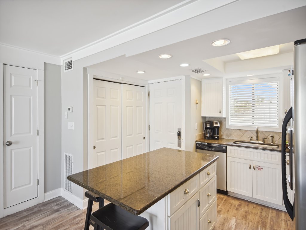 SPC 1125 - Beachside 1 Br sleeps 6 Vacation Rental in Destin - RedAwning