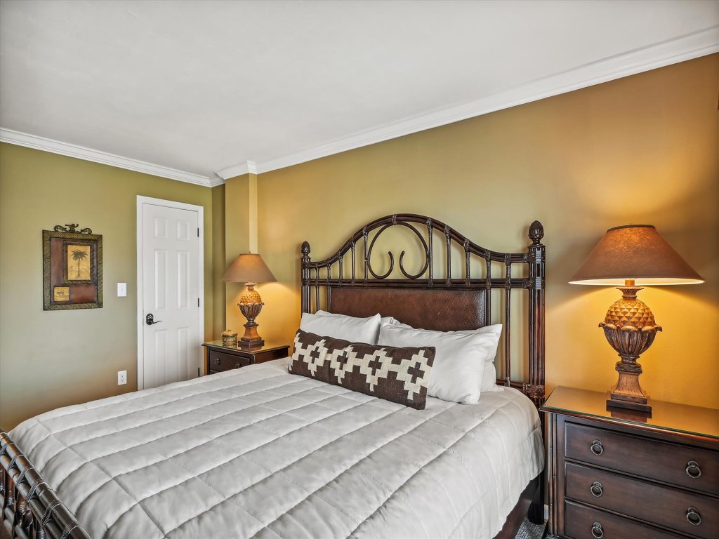 IR 312 is a 2 BR Gulf view with Washer Dryer over 1300 sf Vacation Rental in Destin - RedAwning