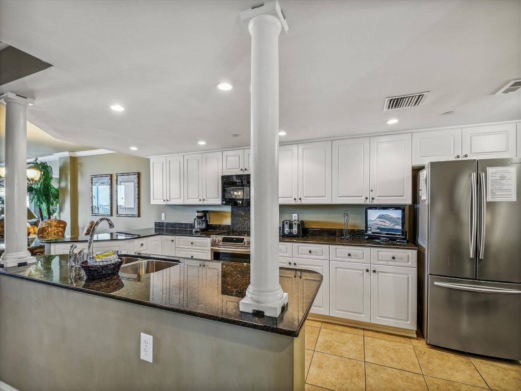IR 312 is a 2 BR Gulf view with Washer Dryer over 1300 sf Vacation Rental in Destin - RedAwning