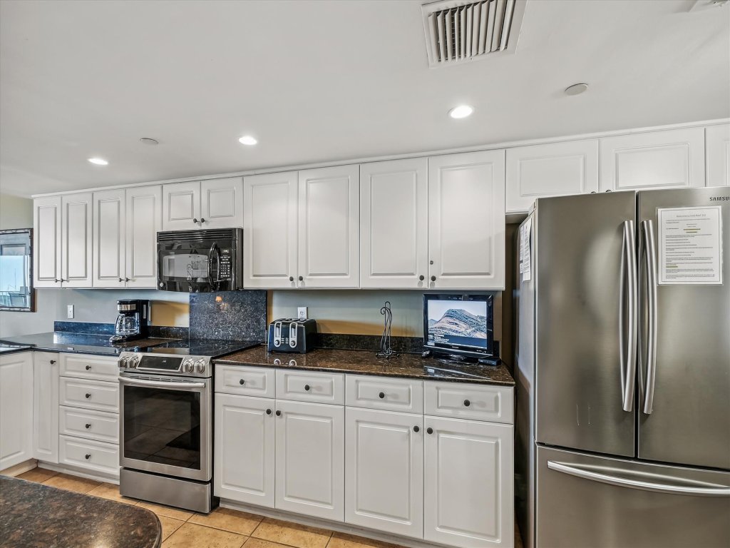 IR 312 is a 2 BR Gulf view with Washer Dryer over 1300 sf Vacation Rental in Destin - RedAwning