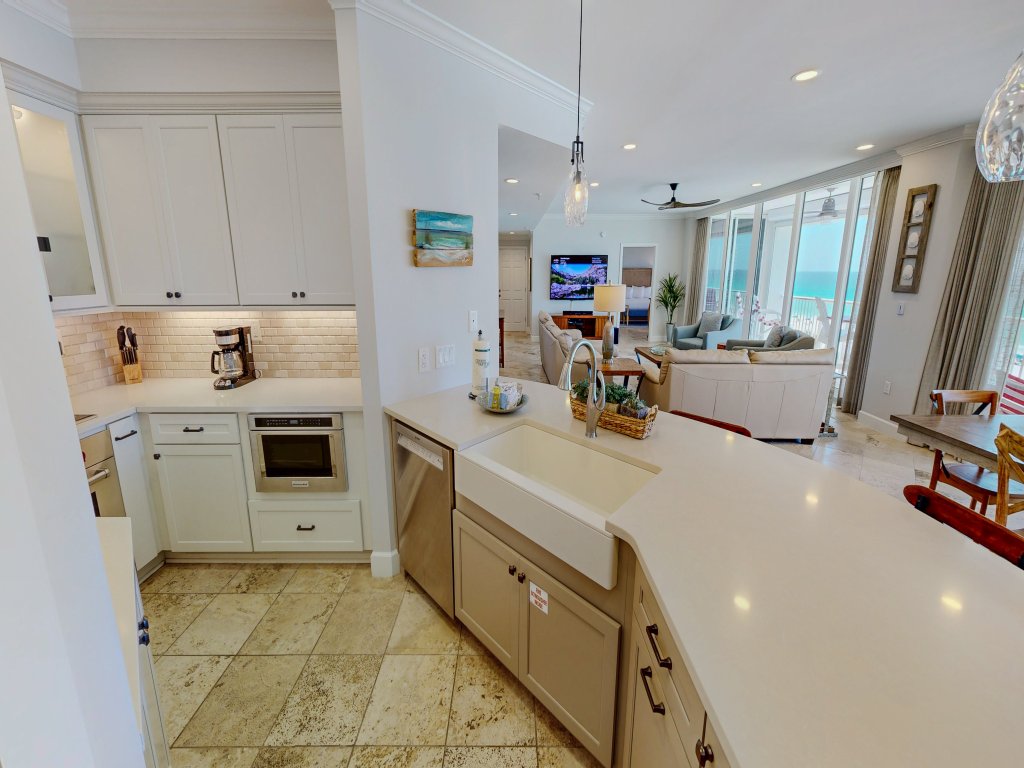 Oceania 407 Beautiful 3 BR right on the beach with 40ft balcony Vacation Rental in Destin - RedAwning