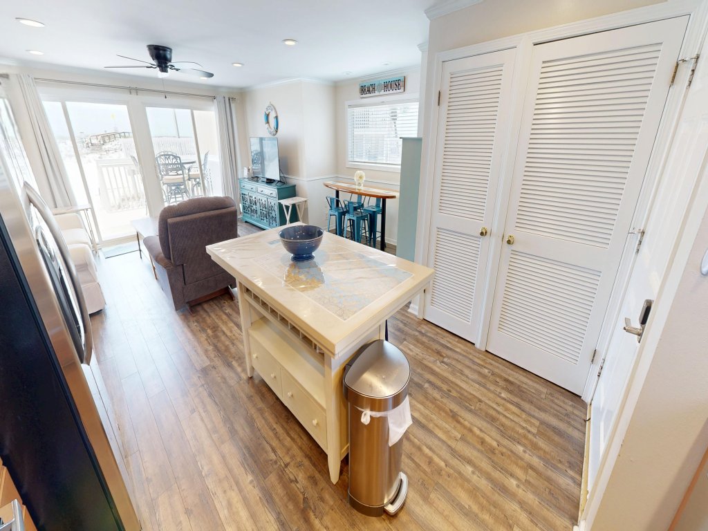 SPC 1119 - 1 BR on the Beachside of Sandpiper Cove - sleeps 4 Vacation Rental in Destin - RedAwning