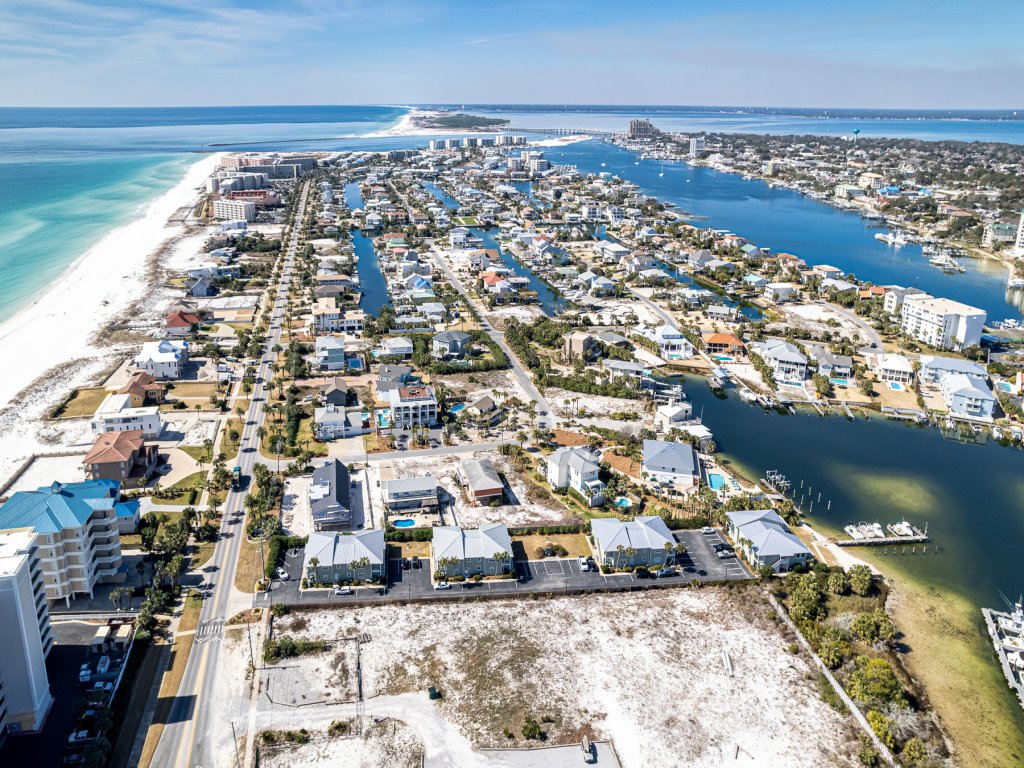 SPC 1119 - 1 BR on the Beachside of Sandpiper Cove - sleeps 4 Vacation Rental in Destin - RedAwning