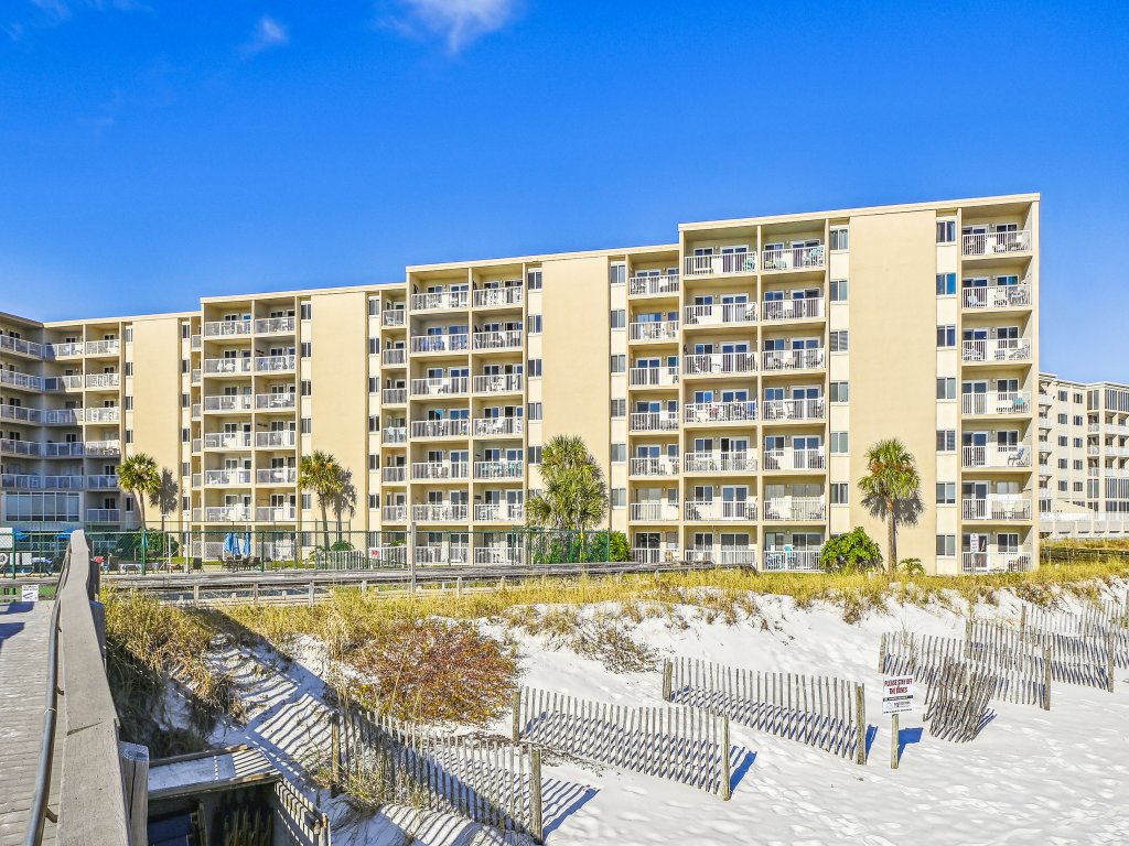 HSR 614 is a beautifully updated Gulf front 2 BR Vacation Rental in Destin - RedAwning